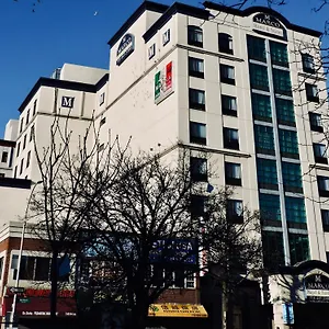 Hotel Marco Laguardia &